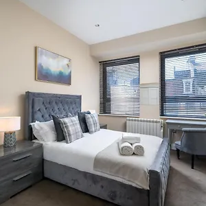 Spacious 2 Bedroom - Sleeps 6 Apartment