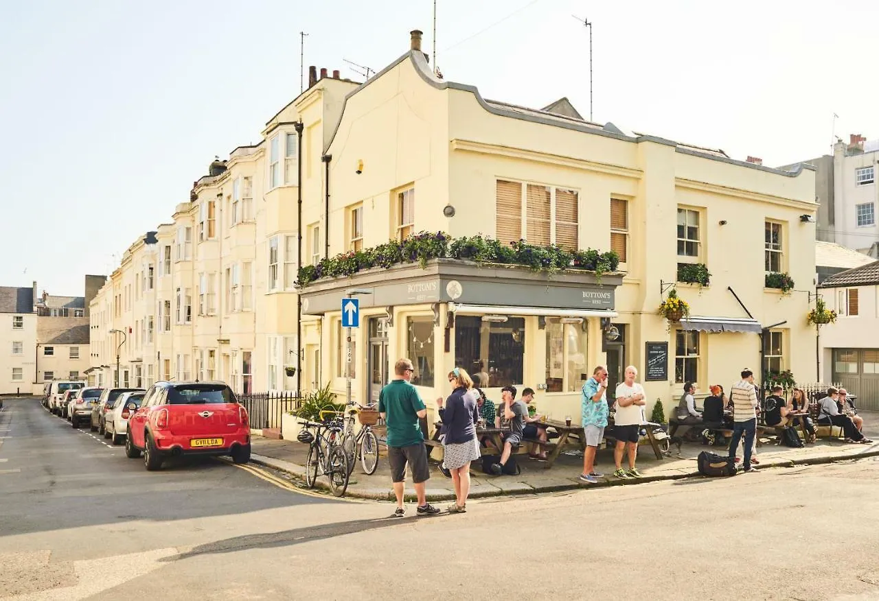 Lovely 4 Bed House 200M From The Beach Brighton 0*,  United Kingdom